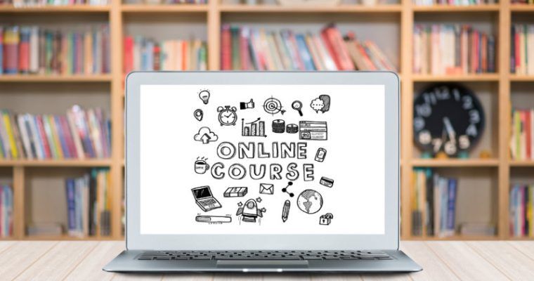 La Comodidad de Estudiar Cursos Universitarios Online desde Casa