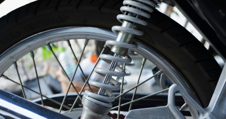 Mejora el manejo y confort de tu moto con amortiguadores YSS
