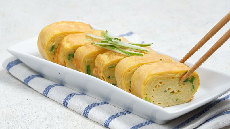 Cómo hacer la tortilla japonesa Tamagoyaki: un bocado esponjoso y delicioso