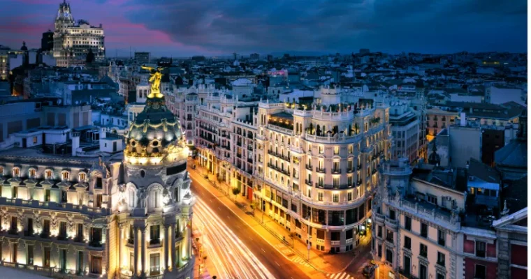 Alquiler de apartamentos de lujo en Madrid: vive la ciudad con estilo y comodidad
